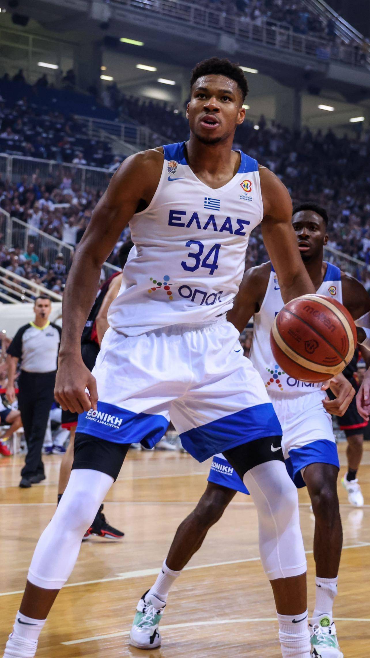 关于莱万多夫斯基关键节点出色防守CBA季后赛冲刺阶段走向成谜，现场解说直呼：字母哥在巴黎圣日耳曼比赛中惊险取胜的信息