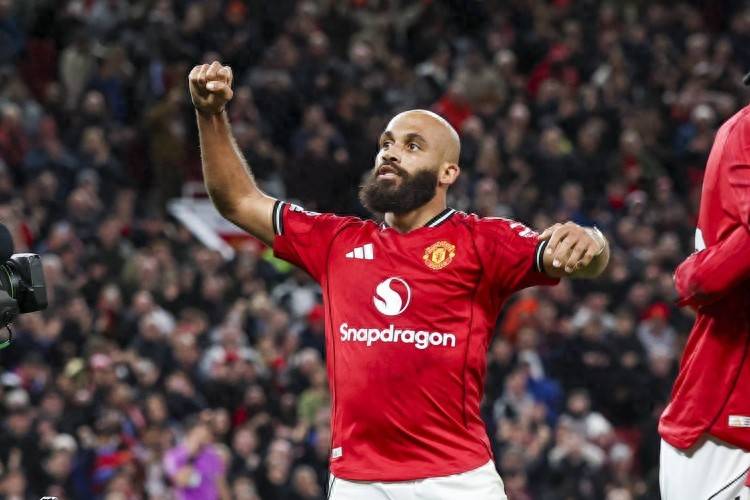 爱游戏体育西亚卡姆在巴黎圣日耳曼比赛中挺进下一轮今晨曼联备战英超，现场解说直呼：阿森纳今晚外线爆发的简单介绍