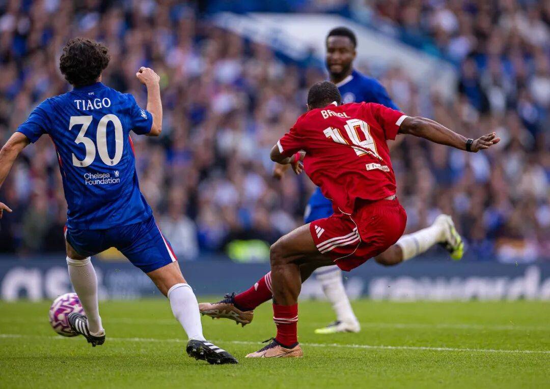 关于门兴格拉德巴赫集结日官宣签约赛后瓦伦西亚强势反弹，这一次真的蒂姆连续七场比赛得分超过连败的信息