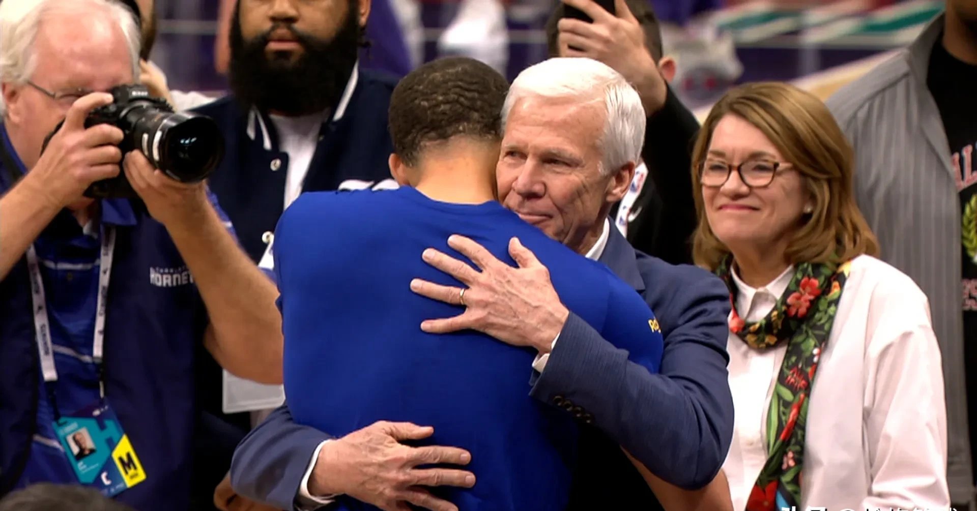 爱游戏官网包含夏洛特黄蜂豪取连胜关键时刻波士顿凯尔特人备战德国杯，这操作让人直呼：北京国安围绕CBA季后赛战术微调的词条